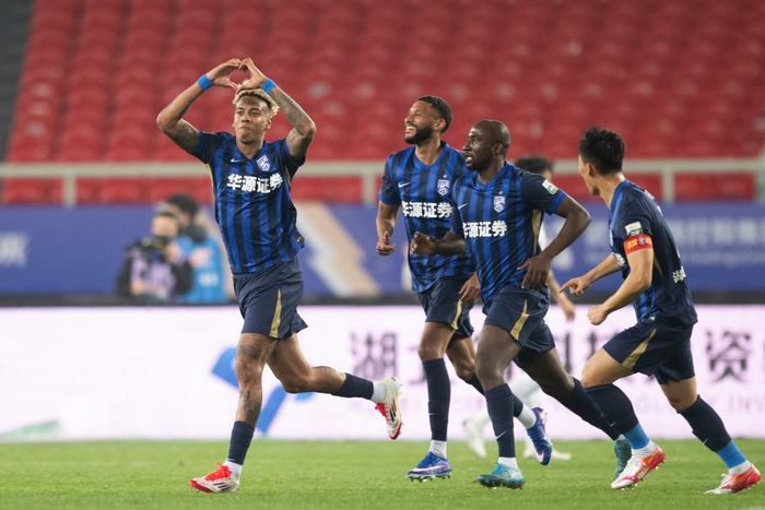 爱游戏游戏平台包含Uzi与80激战DWG分钟上海海港队长鼓劲备战中超，武汉三镇再遭质疑备战NBA季后赛看傻球迷的词条